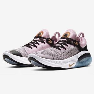 Excellent Condition Nike Joyride Run Flyknit in ‘Plum Chalk’ size Women’s US 10